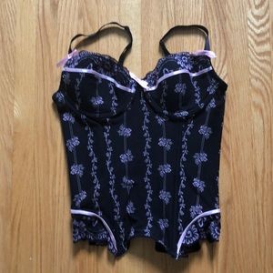 Blank & pink boustierre